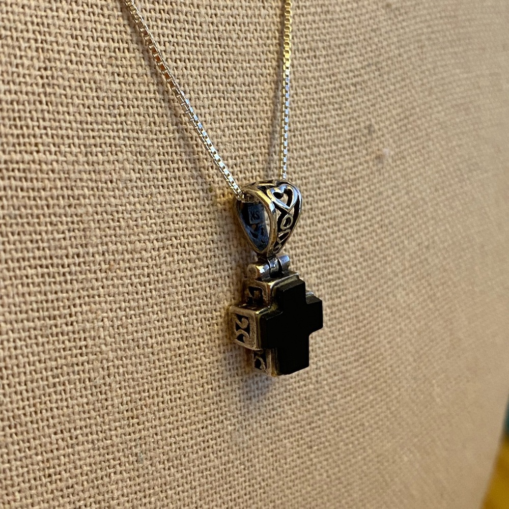 Vintage sterling silver onyx cross with filigree